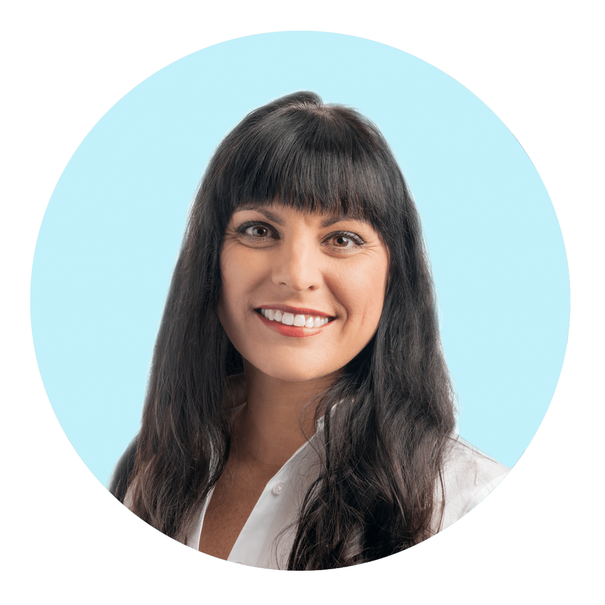 Amanda Lattin circle headshot-2