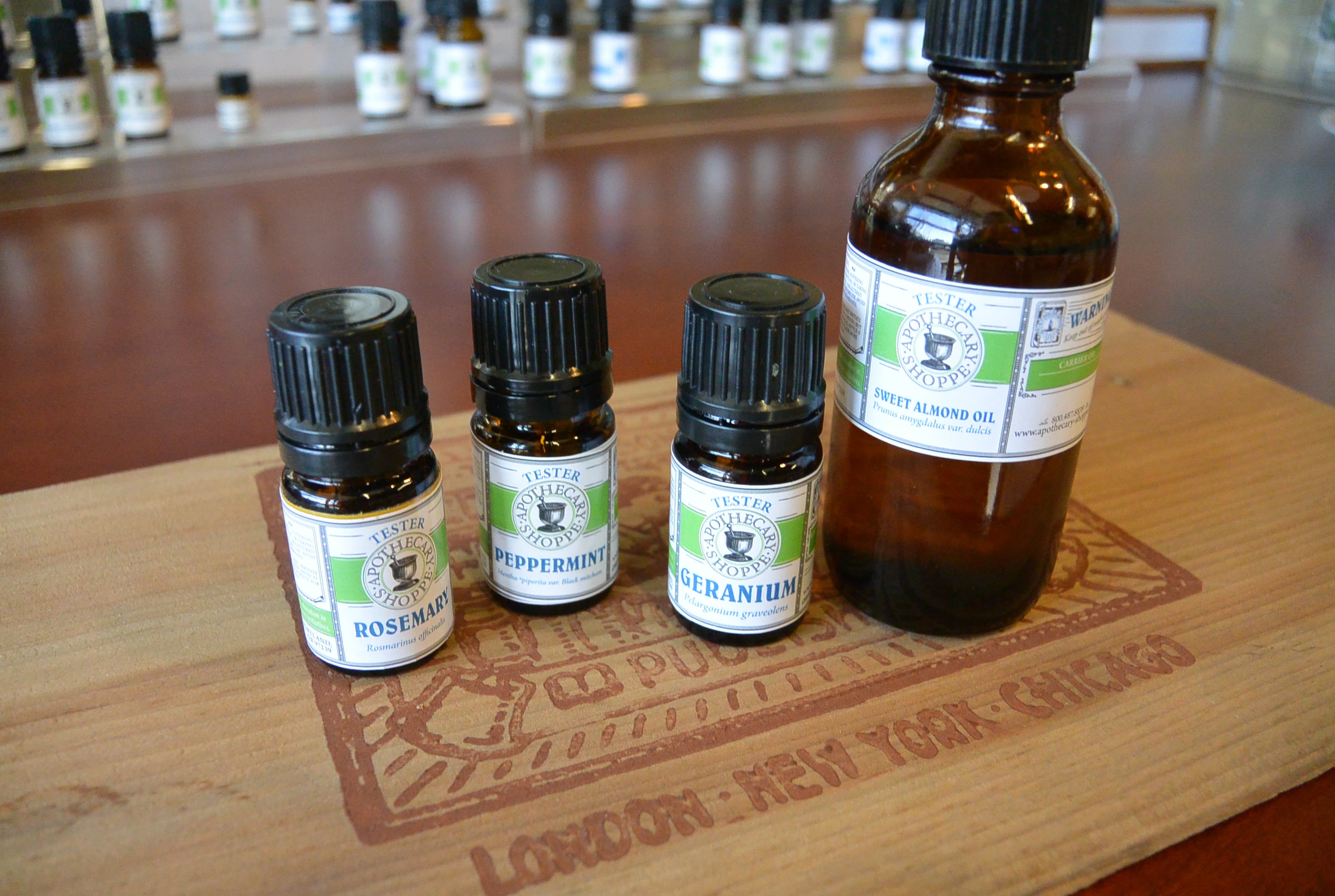 Sweet almond oil with rosemary, geranium and peppermint essential oils