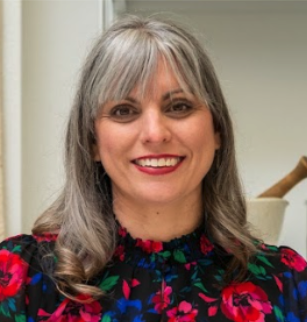 ACHS Dean of Aromatherapy Amanda Lattin