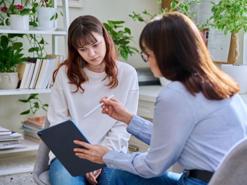An integrative mental health professional working with a client