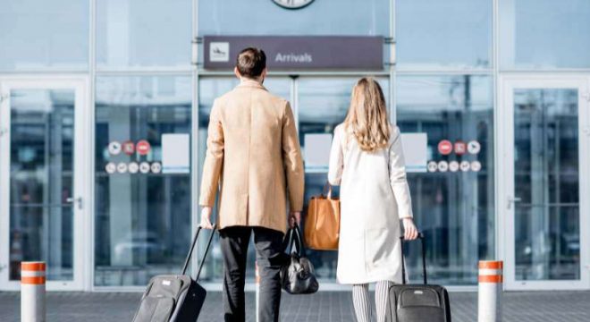 Essential-Oils-to-Pack-on-Your-Winter-Travels
